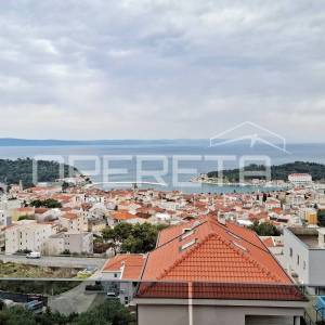 MAKARSKA – ekskluzivan stan s panoramskim pogledom i privatnim bazenom