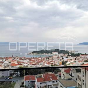 MAKARSKA – ekskluzivan stan s panoramskim pogledom i privatnim bazenom