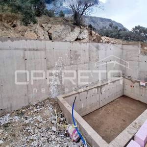 MAKARSKA – ekskluzivan stan s panoramskim pogledom i privatnim bazenom