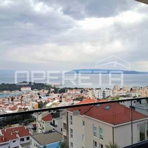 MAKARSKA – ekskluzivan stan s panoramskim pogledom i privatnim bazenom