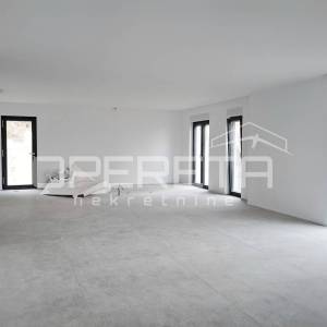 MAKARSKA – ekskluzivan stan s panoramskim pogledom i privatnim bazenom