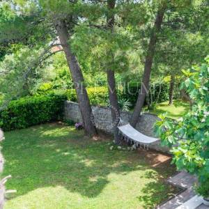 Malinska, samostojeća kuća s bazenom i pogledom na more!