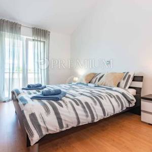 Malinska, samostojeća kuća s bazenom i pogledom na more!