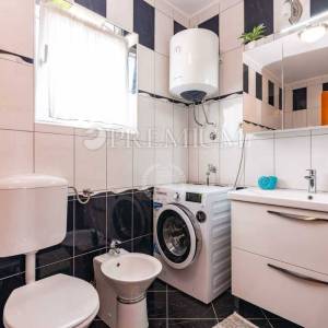 Malinska, samostojeća kuća s bazenom i pogledom na more!