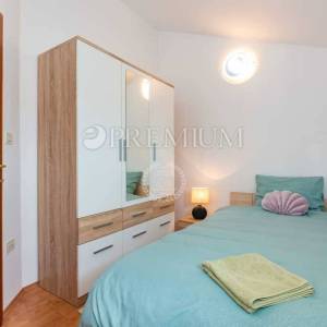 Malinska, samostojeća kuća s bazenom i pogledom na more!