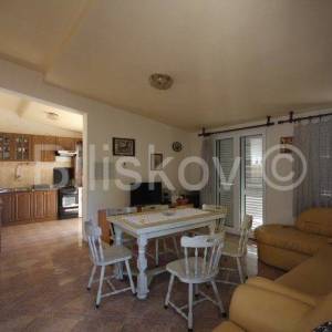 Marušići, prodaja, kuća sa dva apartmana, pogled na more