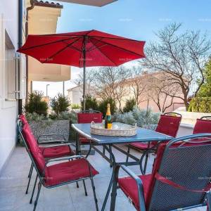 Medulin –  kuća s 2 apartmana, 100 m od plaže