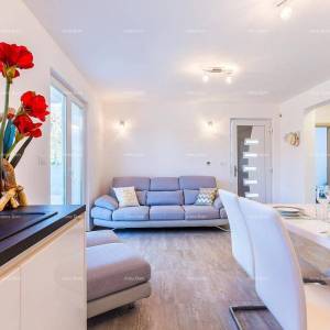 Medulin –  kuća s 2 apartmana, 100 m od plaže