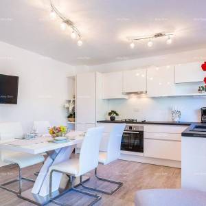 Medulin –  kuća s 2 apartmana, 100 m od plaže