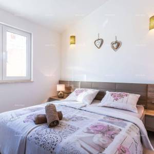 Medulin –  kuća s 2 apartmana, 100 m od plaže