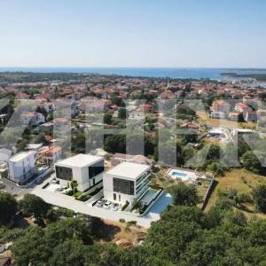 MEDULIN, LUKSUZNI APARTMANI, DVA OBJEKTA PO TRI STANA S BAZENOM