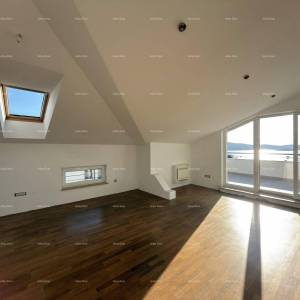 MEDULIN – penthouse s otvorenim pogledom na more, 150 m od obale