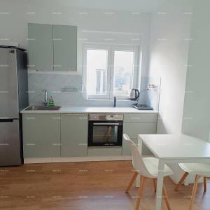 Medulin, Stan u prizemlju, 36 m2 sa vrtom od 60 m2. I garažom i SPREMIŠTEM.Blizina trgovačkog centra Lidl