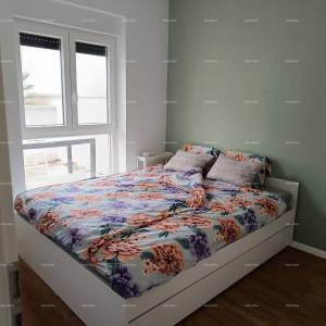 Medulin, Stan u prizemlju, 36 m2 sa vrtom od 60 m2. I garažom i SPREMIŠTEM.Blizina trgovačkog centra Lidl