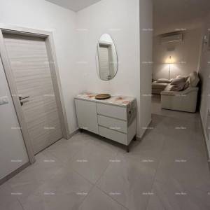 MODERAN STAN U PEROJU, 1 KM OD MORA