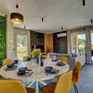 Moderna duplex villa s bazenom, saunom i jacuzzijem, Marčana!