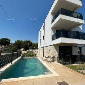 Moderna kuća s bazenom u Medulinu, idealna za obitelj ili investiciju!