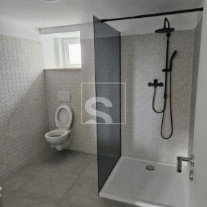 Moderna kuća s tri spavaće sobe i bazenom