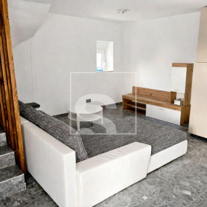 Moderna kuća s tri spavaće sobe i bazenom