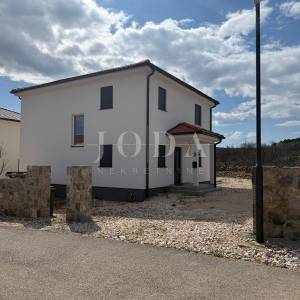 Moderna niskoenergetska kuća u Vrbniku – idealna za život ili investiciju