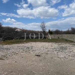 Moderna niskoenergetska kuća u Vrbniku – idealna za život ili investiciju