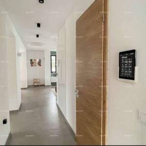 Moderna vila u Istri s pogledom na more, krovnom terasom i uređenim vrtom – 800 m od plaže