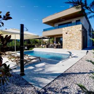 Moderna villa s bazenom i saunom, Marčana!