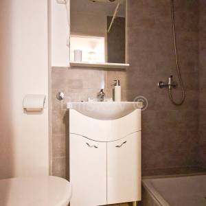 Mravince, prodaja renovirana kamena kuća, 5 soba