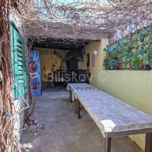 Mravince, prodaja renovirana kamena kuća, 5 soba