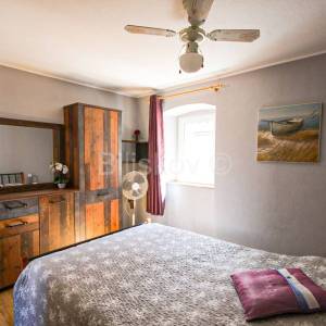 Mravince, prodaja renovirana kamena kuća, 5 soba