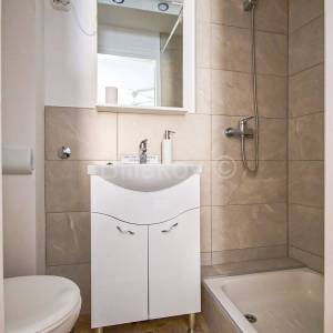 Mravince, prodaja renovirana kamena kuća, 5 soba