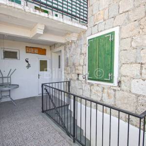 Mravince, prodaja renovirana kamena kuća, 5 soba