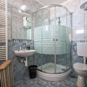 Mravince, prodaja renovirana kamena kuća, 5 soba