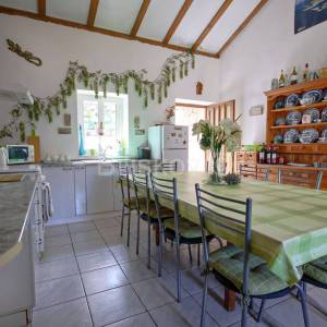 Mravince, prodaja renovirana kamena kuća, 5 soba