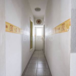 Mravince, prodaja renovirana kamena kuća, 5 soba