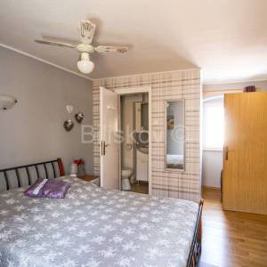 Mravince, prodaja renovirana kamena kuća, 5 soba