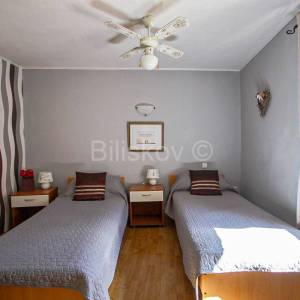 Mravince, prodaja renovirana kamena kuća, 5 soba