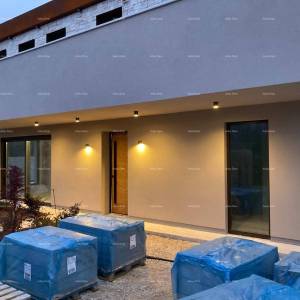 Na prodaju kuća u gradnji s bazenom – Bale, okolica