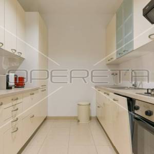 NAJAM, KUĆA, SAMOBOR- PERIVOJ, 200m2+ okućnica
Iznajmljuje se kuća, dvojni objek