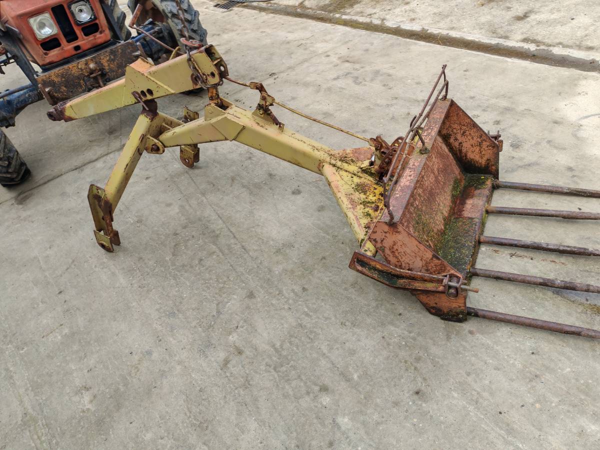 Naletni utovarivac Riko