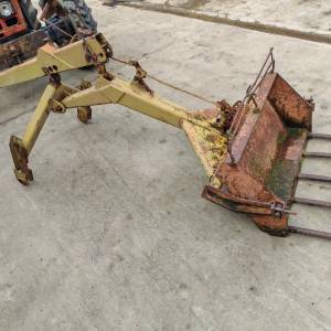 Naletni utovarivac Riko