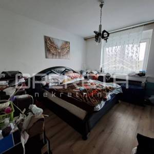 Namještena kuća u prirodnoj idili