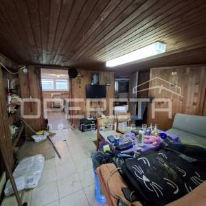 Namještena kuća u prirodnoj idili