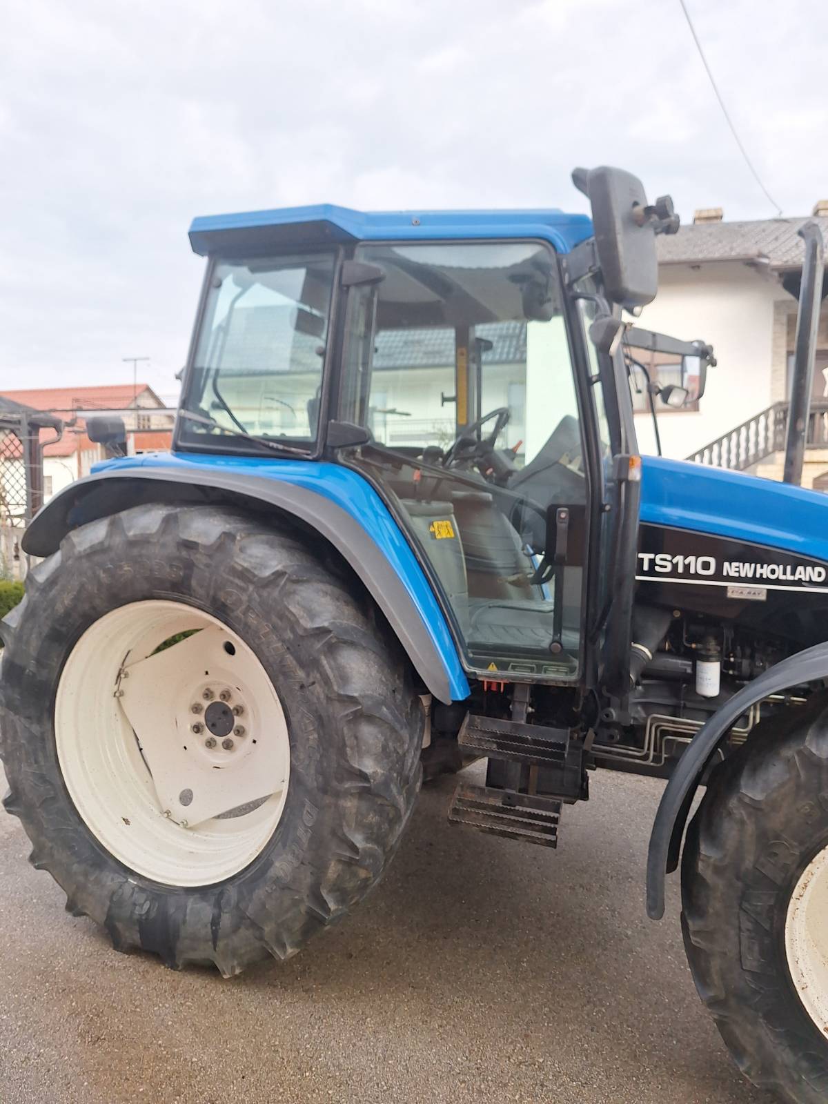 New Holland TS 110