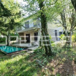 Njivice, Otok Krk – Šarmantna kamena kuća s pogledom na more, velikom terasom i 