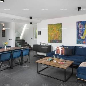 Nova, moderna kuća s bazenom. Blizina Svetog Lovreča.