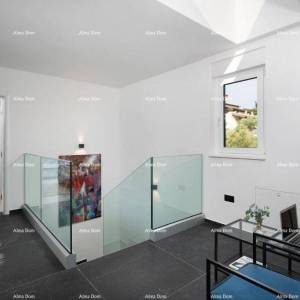 Nova, moderna kuća s bazenom. Blizina Svetog Lovreča.