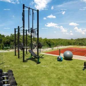 Nova, moderna kuća s bazenom. Blizina Svetog Lovreča.