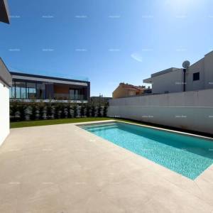 Nova moderna Vila blizu mora!