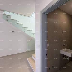 Nova moderna Vila blizu mora!